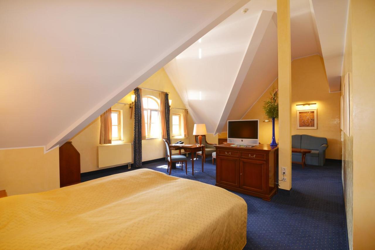 Altstadthotel Braeuwirt Weiden in der Oberpfalz ภายนอก รูปภาพ
